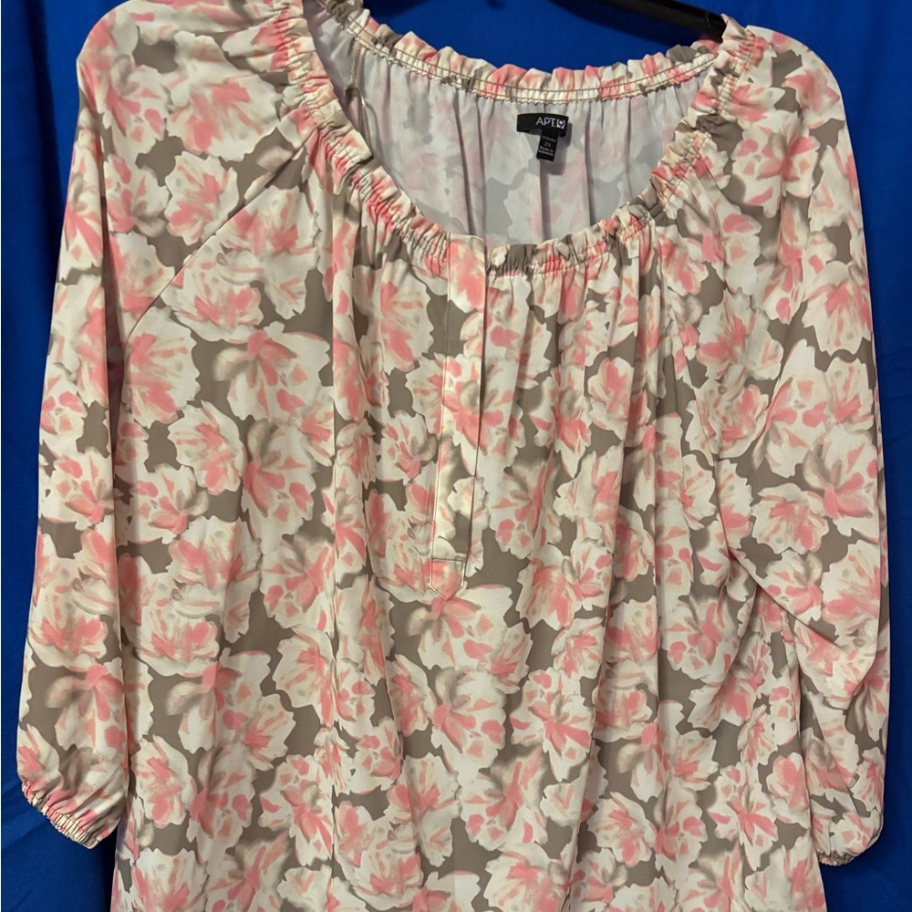 Apt 9 blouse size 2X. Pink and tan blouse.